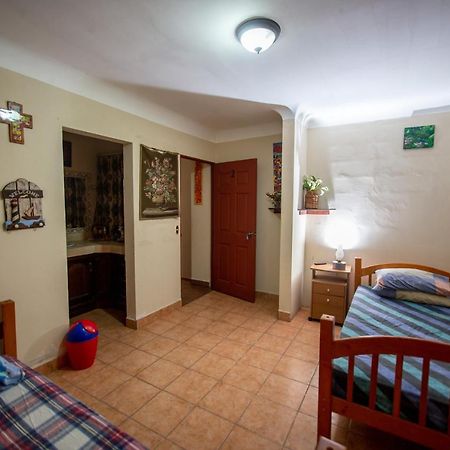 Santa María del Lago San Pedro La Laguna Exterior foto