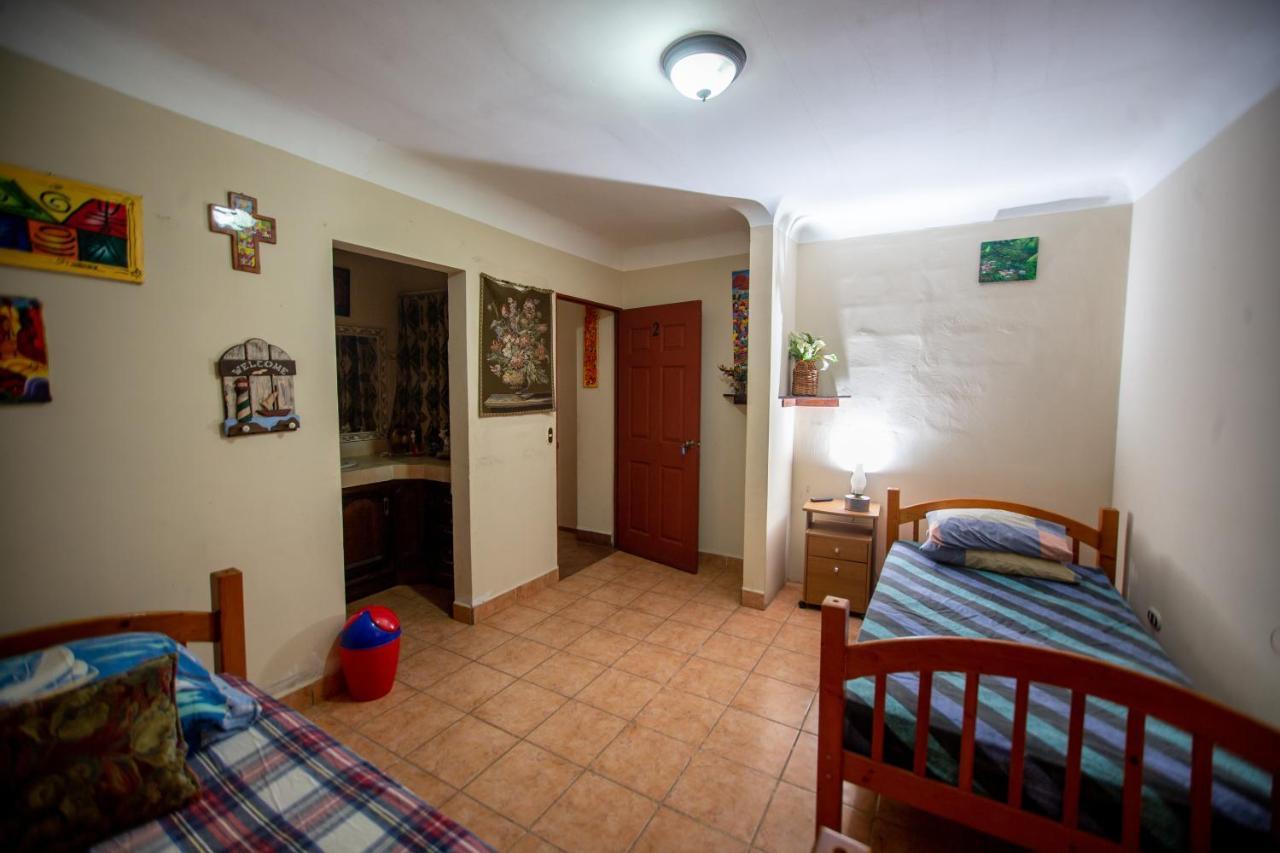 Santa María del Lago San Pedro La Laguna Exterior foto