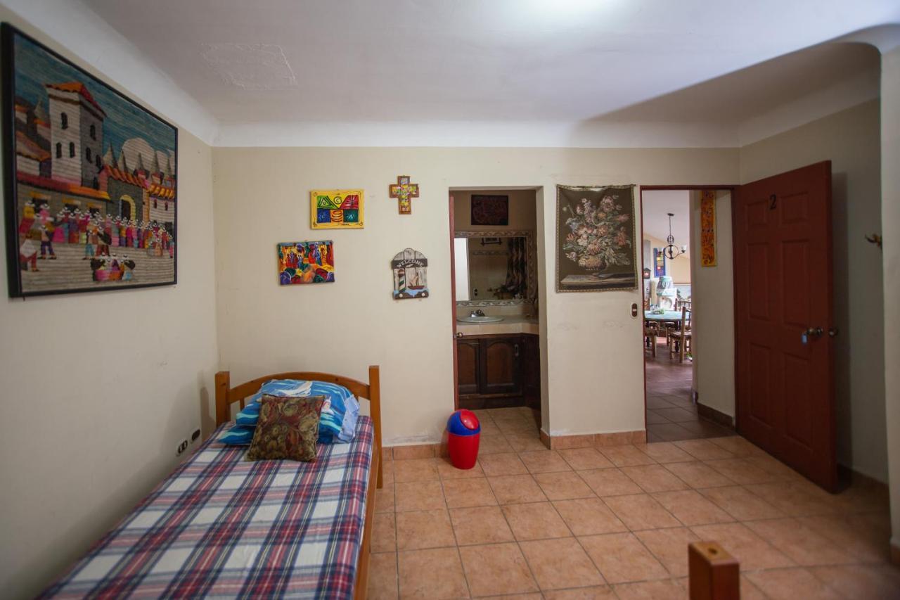 Santa María del Lago San Pedro La Laguna Exterior foto
